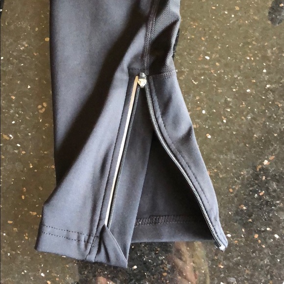 2XU 7/8 Length Exercise Tights, Size Small - Picture 6 of 7